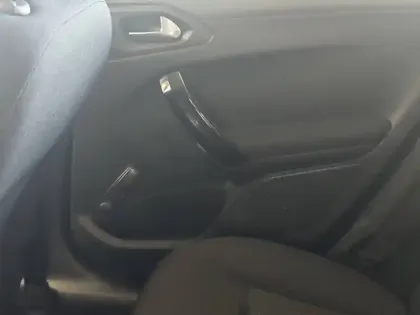 Photo 31 Peugeot 208  PureTech 82ch S&S BVM5