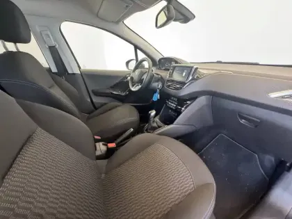 Photo 11 Peugeot 208  PureTech 82ch S&S BVM5
