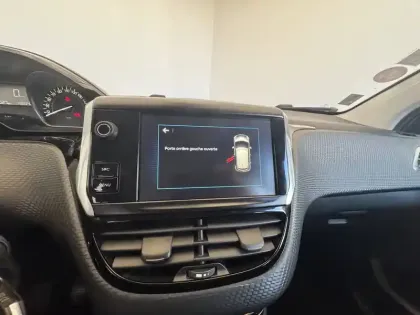 Photo 29 Peugeot 208  PureTech 82ch S&S BVM5