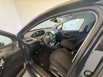 Photo 7 Peugeot 208  PureTech 82ch S&S BVM5