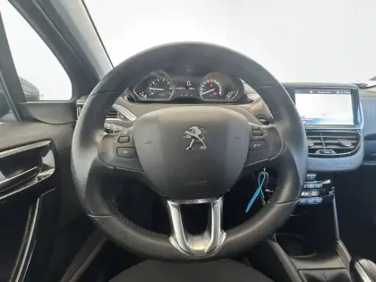 Photo 16 Peugeot 208  PureTech 82ch S&S BVM5