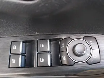 Photo 21 Ford Kuga  2.5 Duratec 190 ch FlexiFuel FHEV E85 Powershift