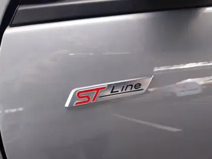 Photo 17 Ford Kuga  2.5 Duratec 190 ch FlexiFuel FHEV E85 Powershift