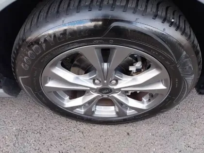 Photo 14 Ford Kuga  2.5 Duratec 190 ch FlexiFuel FHEV E85 Powershift