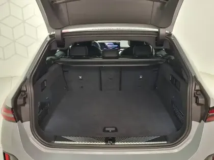 Photo 20 BMW Serie 5 i5 Touring eDrive40 340 ch