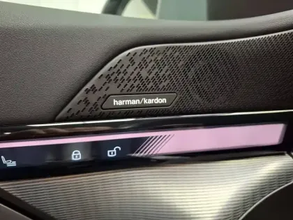 Photo 8 BMW Serie 5 i5 Touring eDrive40 340 ch