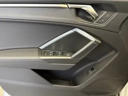 Photo 17 Audi Q3  Sportback 35 TFSI 150 ch S tronic 7