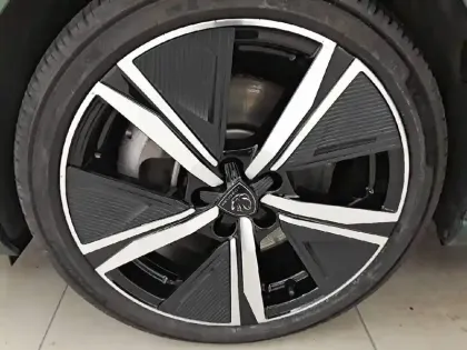 Photo 32 Peugeot 308  PHEV 180 e-EAT8