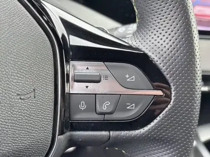 Photo 17 Peugeot 308  PHEV 180 e-EAT8