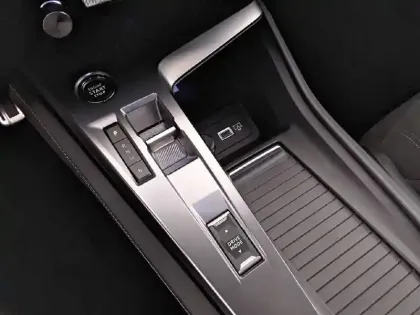 Photo 33 Peugeot 308  PHEV 180 e-EAT8