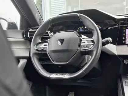 Photo 8 Peugeot 308  PHEV 180 e-EAT8