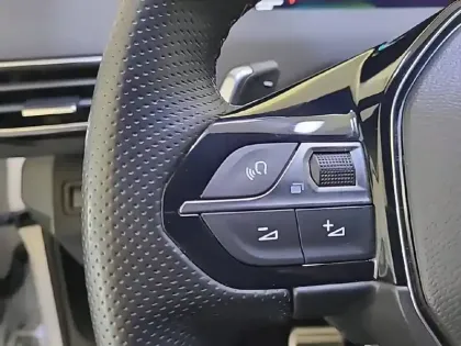 Photo 28 Peugeot 3008  Hybrid 225 e-EAT8