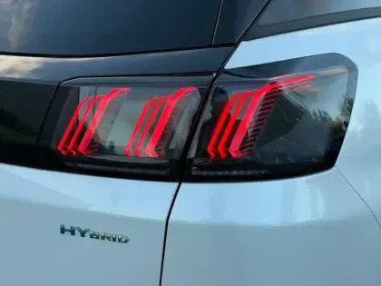 Photo 64 Peugeot 3008  Hybrid 225 e-EAT8