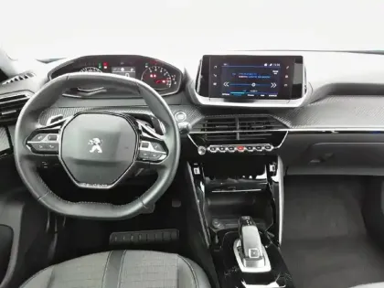 Photo 7 Peugeot 2008  PureTech 130 S&S EAT8