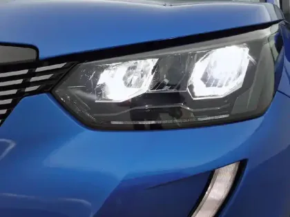 Photo 15 Peugeot 2008  PureTech 130 S&S EAT8