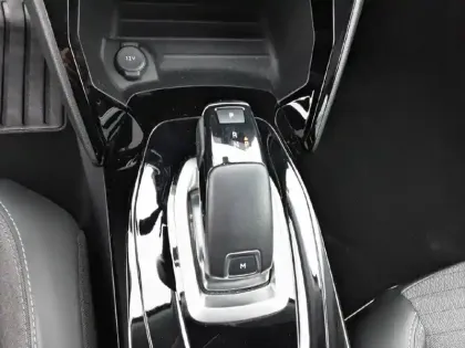 Photo 13 Peugeot 2008  PureTech 130 S&S EAT8