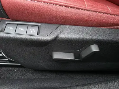 Photo 30 Citroën C4  PureTech 130 S&S EAT8