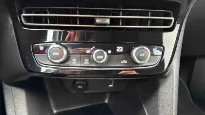 Photo 17 Opel Mokka  Electrique 136 ch & Batterie 50 kWh