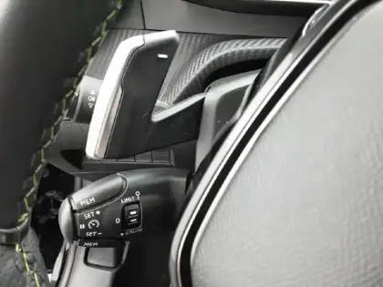 Photo 18 Peugeot 208  PureTech 100 S&S EAT8