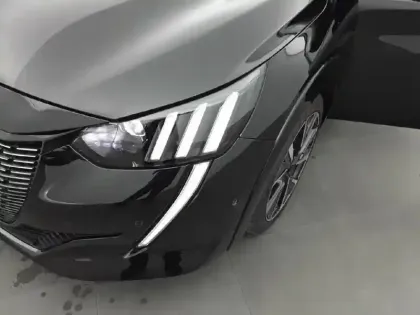 Photo 15 Peugeot 208  PureTech 100 S&S EAT8