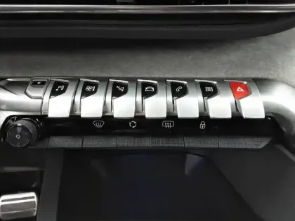 Photo 20 Peugeot 3008  Hybrid 225 e-EAT8