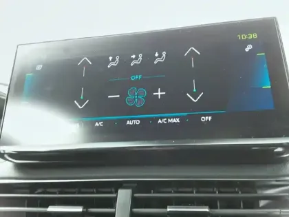 Photo 19 Peugeot 3008  Hybrid 225 e-EAT8