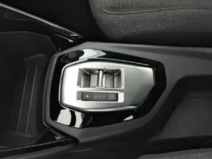 Photo 13 Peugeot 208  Hybrid 110 e-DCS6