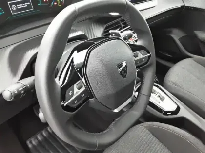 Photo 8 Peugeot 208  Hybrid 110 e-DCS6