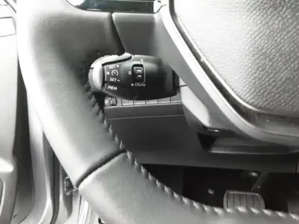 Photo 18 Peugeot 208  Hybrid 110 e-DCS6