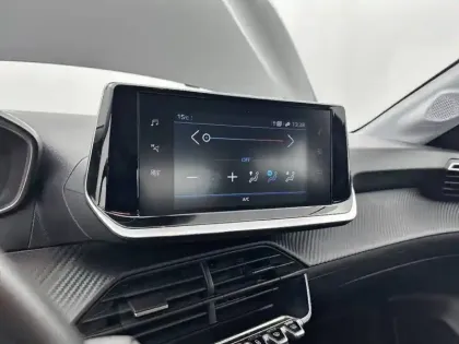 Photo 19 Peugeot 208  BLUEHDI 100 S&S BVM6