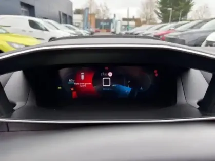 Photo 13 Peugeot 208  PureTech 100 S&S BVM6