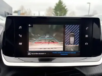 Photo 16 Peugeot 208  PureTech 100 S&S BVM6