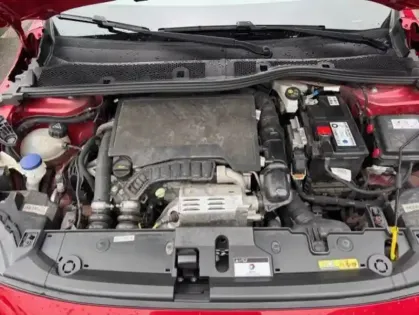 Photo 18 Peugeot 208  PureTech 100 S&S BVM6