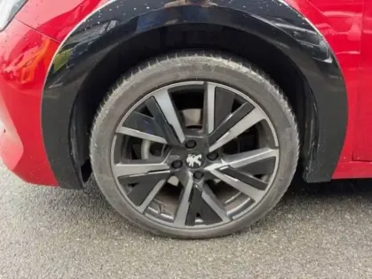 Photo 19 Peugeot 208  PureTech 100 S&S BVM6