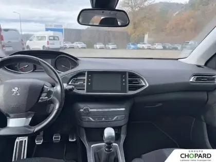 Photo 11 Peugeot 308  PureTech 130ch S&S BVM6