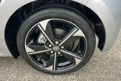 Photo 9 Toyota Yaris  Hybride 130h