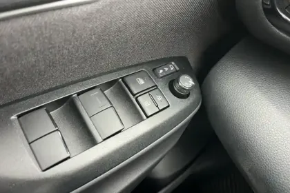 Photo 27 Toyota Yaris  Hybride 130h