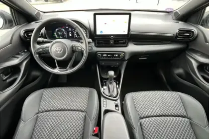 Photo 15 Toyota Yaris  Hybride 130h