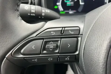 Photo 24 Toyota Yaris  Hybride 130h