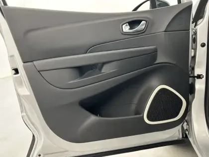 Photo 28 Renault Captur  TCe 90 E6C