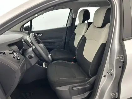 Photo 25 Renault Captur  TCe 90 E6C