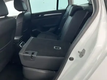 Photo 16 Renault Megane  IV Estate Blue dCi 115 EDC