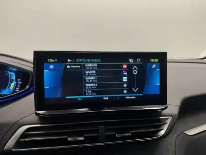 Photo 28 Peugeot 3008  Hybrid 225 e-EAT8