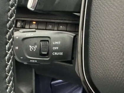 Photo 35 Peugeot 3008  Hybrid 225 e-EAT8