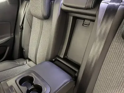 Photo 18 Peugeot 3008  Hybrid 225 e-EAT8