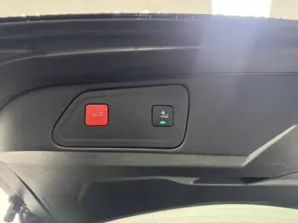 Photo 14 Peugeot 3008  Hybrid 225 e-EAT8