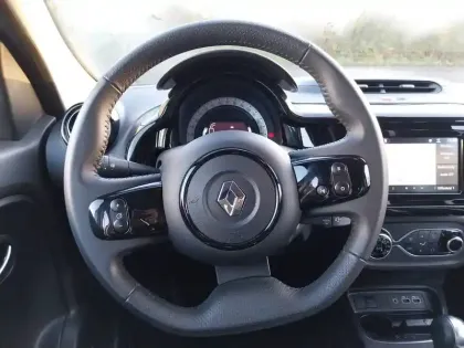 Photo 14 Renault Twingo  III E-Tech