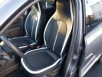 Photo 8 Renault Twingo  III E-Tech