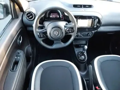 Photo 23 Renault Twingo  III E-Tech