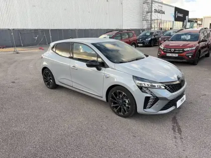 Photo 6 Renault Clio  E-Tech full hybrid 145 ch GSR2